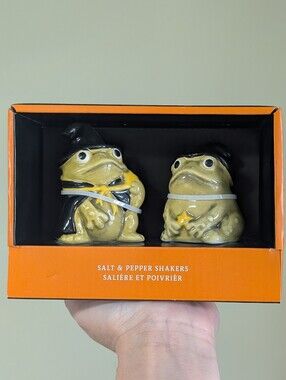 Witchy Frog Ceramic Salt and Pepper Shaker Set, Halloween Home Accents 🐸